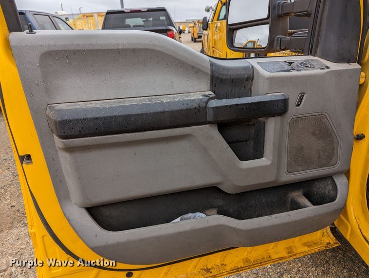 image for item LP9261 2019 Ford F350 Super Duty XL  utility bed pickup truck