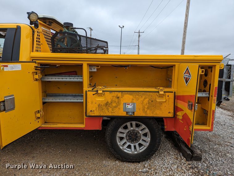 image for item LP9261 2019 Ford F350 Super Duty XL  utility bed pickup truck