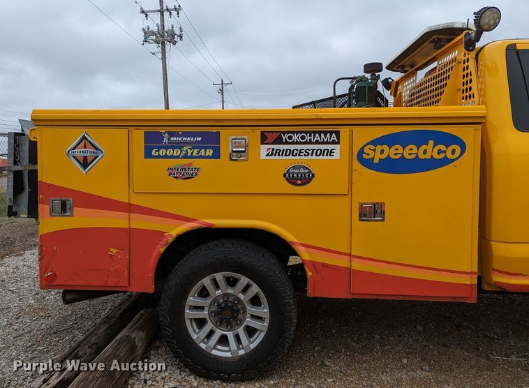 image for item LP9261 2019 Ford F350 Super Duty XL  utility bed pickup truck