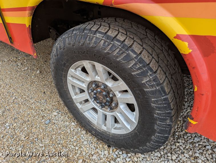 image for item LP9261 2019 Ford F350 Super Duty XL  utility bed pickup truck