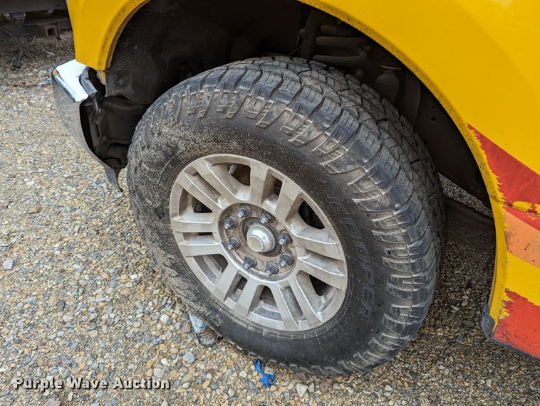 image for item LP9261 2019 Ford F350 Super Duty XL  utility bed pickup truck