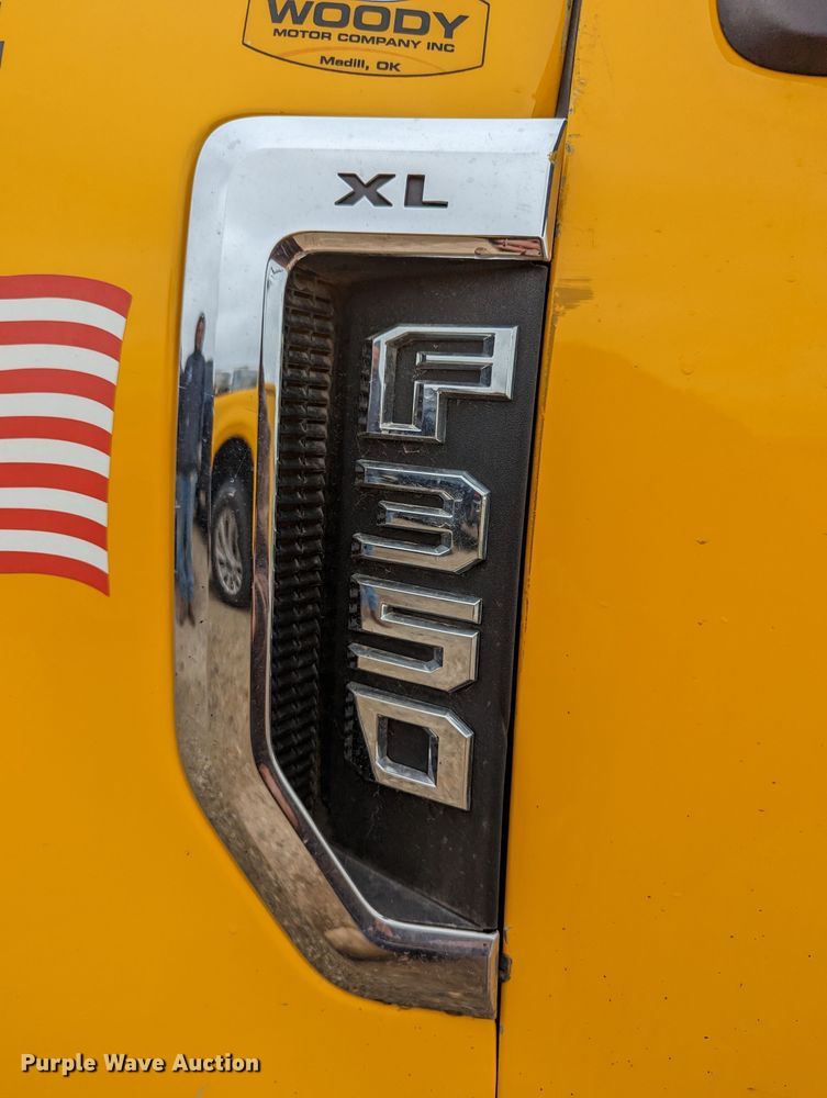 image for item LP9261 2019 Ford F350 Super Duty XL  utility bed pickup truck