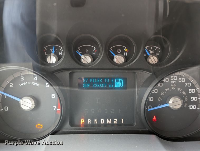 image for item LP9262 2016 Ford F350 Super Duty XL  utility bed pickup truck