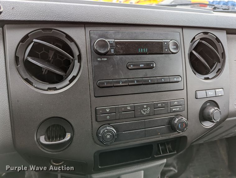 image for item LP9262 2016 Ford F350 Super Duty XL  utility bed pickup truck