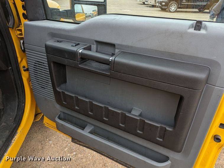 image for item LP9262 2016 Ford F350 Super Duty XL  utility bed pickup truck