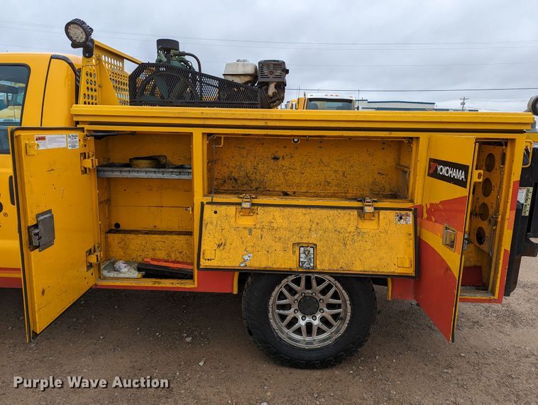 image for item LP9262 2016 Ford F350 Super Duty XL  utility bed pickup truck