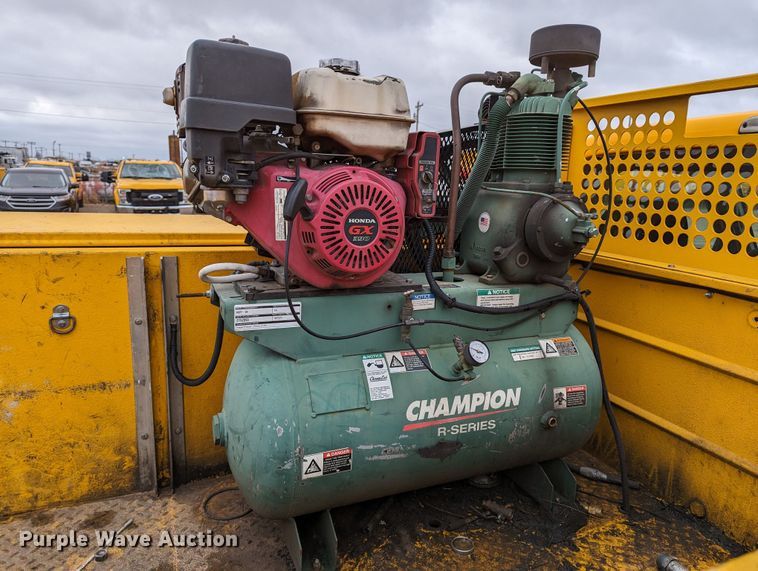 image for item LP9262 2016 Ford F350 Super Duty XL  utility bed pickup truck