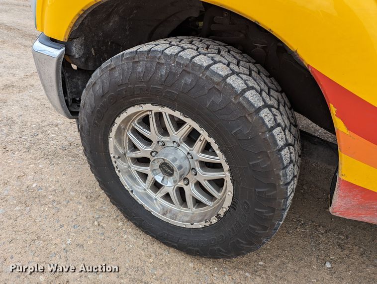 image for item LP9262 2016 Ford F350 Super Duty XL  utility bed pickup truck