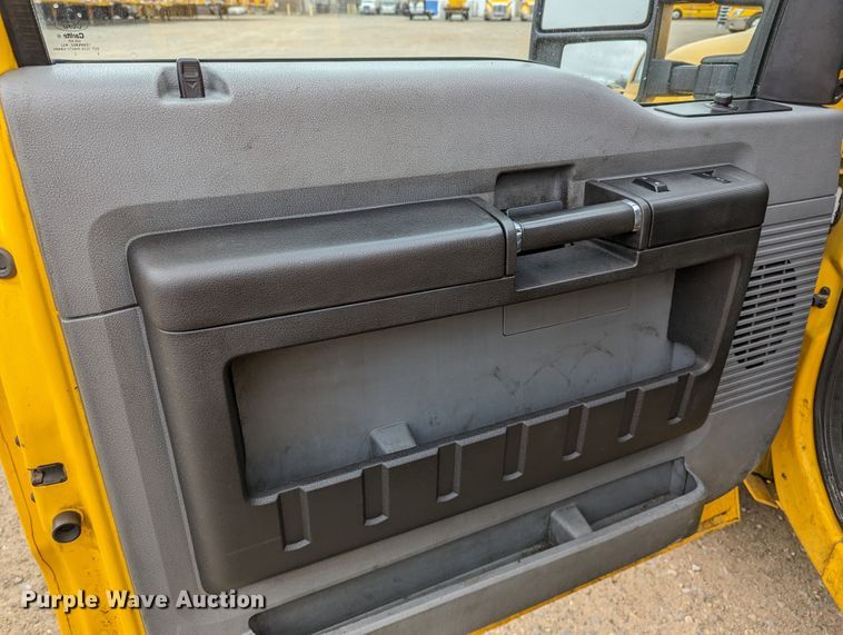 image for item LP9263 2016 Ford F350 Super Duty XL  utility bed pickup truck