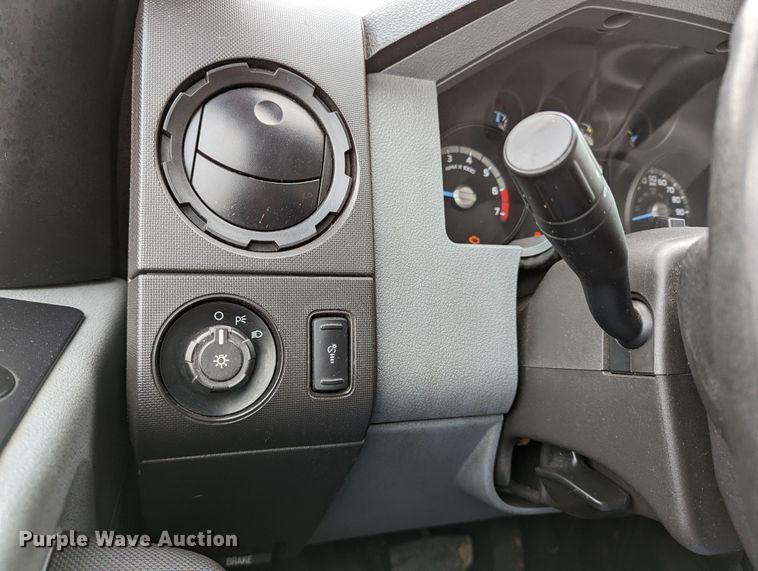 image for item LP9263 2016 Ford F350 Super Duty XL  utility bed pickup truck