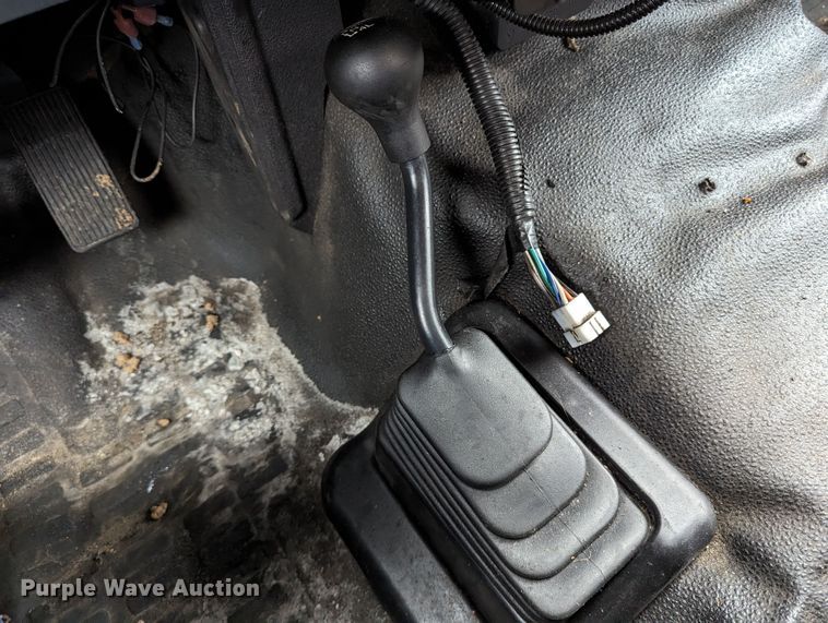 image for item LP9263 2016 Ford F350 Super Duty XL  utility bed pickup truck