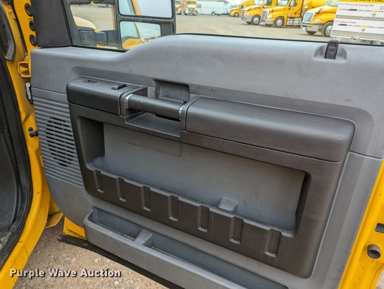 image for item LP9263 2016 Ford F350 Super Duty XL  utility bed pickup truck