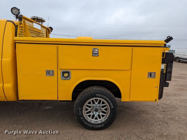 image for item LP9263 2016 Ford F350 Super Duty XL  utility bed pickup truck