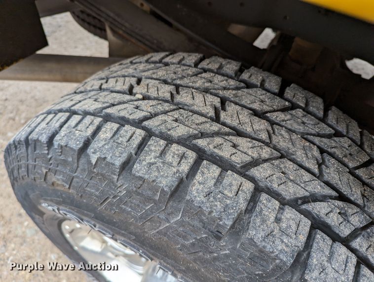 image for item LP9263 2016 Ford F350 Super Duty XL  utility bed pickup truck