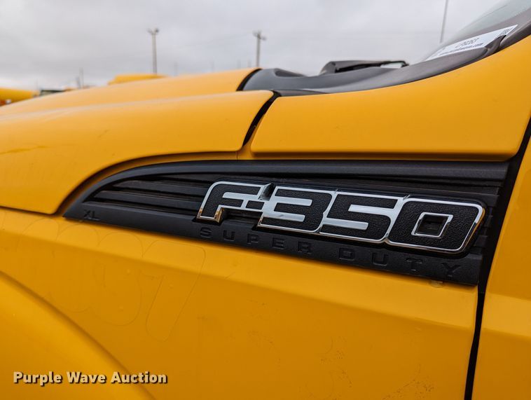 image for item LP9263 2016 Ford F350 Super Duty XL  utility bed pickup truck