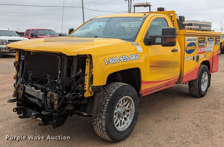 image for item LP9264 2017 Chevrolet Silverado 3500HD  utility bed pickup truck