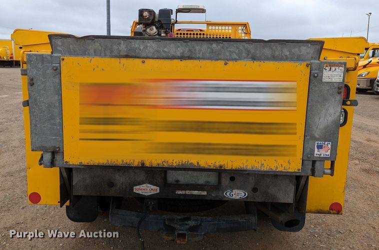 image for item LP9264 2017 Chevrolet Silverado 3500HD  utility bed pickup truck