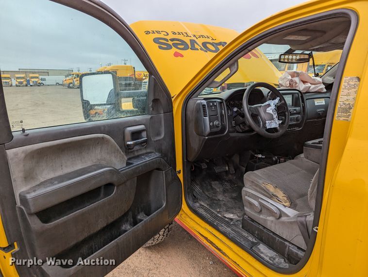 image for item LP9264 2017 Chevrolet Silverado 3500HD  utility bed pickup truck