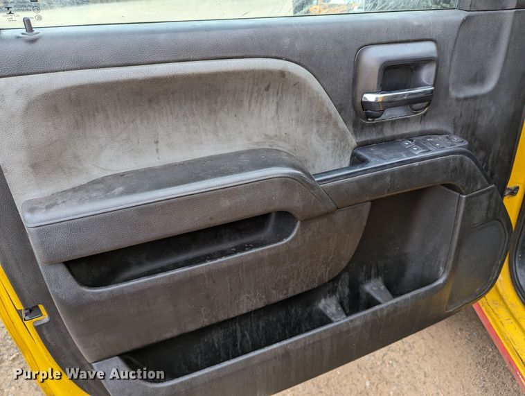 image for item LP9264 2017 Chevrolet Silverado 3500HD  utility bed pickup truck