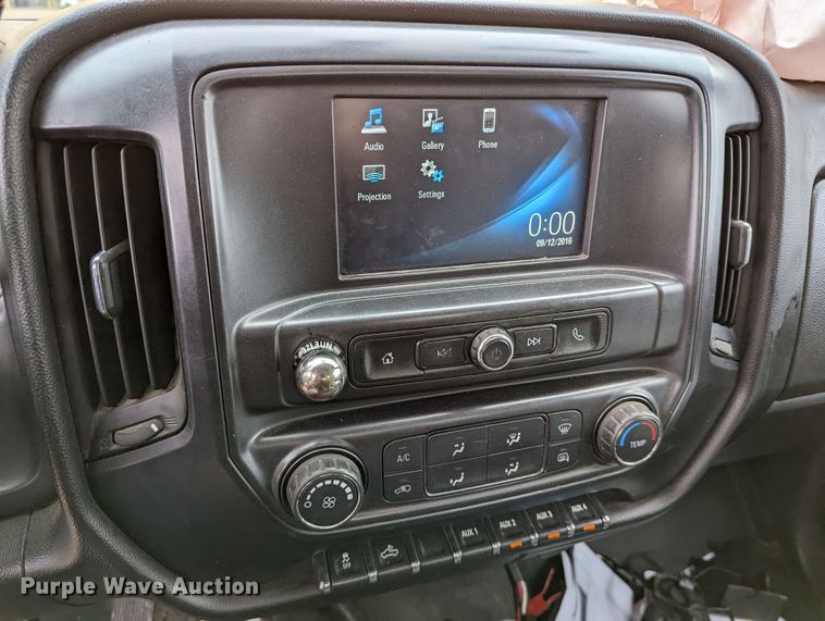 image for item LP9264 2017 Chevrolet Silverado 3500HD  utility bed pickup truck