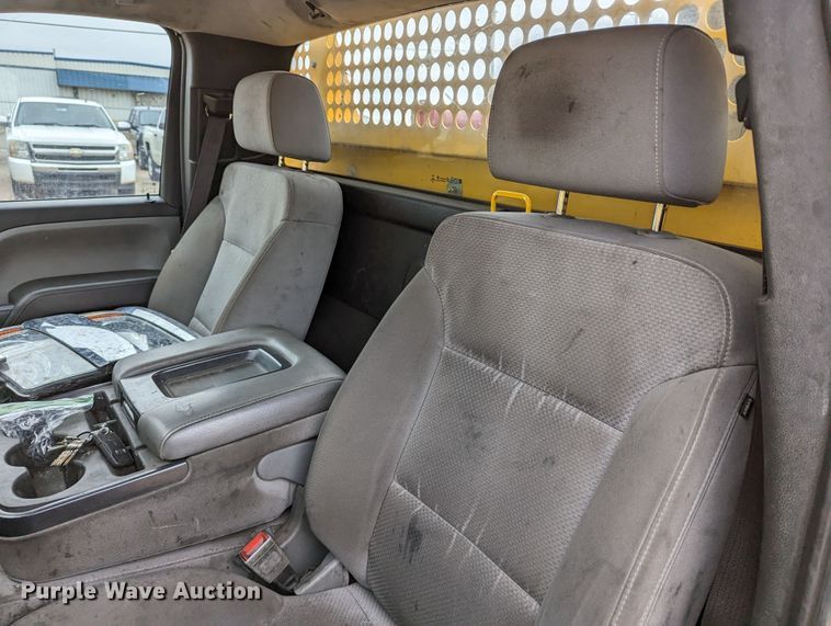 image for item LP9264 2017 Chevrolet Silverado 3500HD  utility bed pickup truck