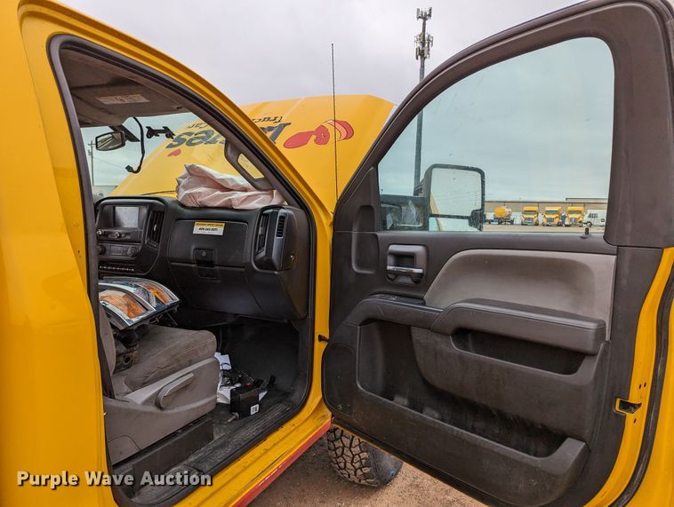 image for item LP9264 2017 Chevrolet Silverado 3500HD  utility bed pickup truck