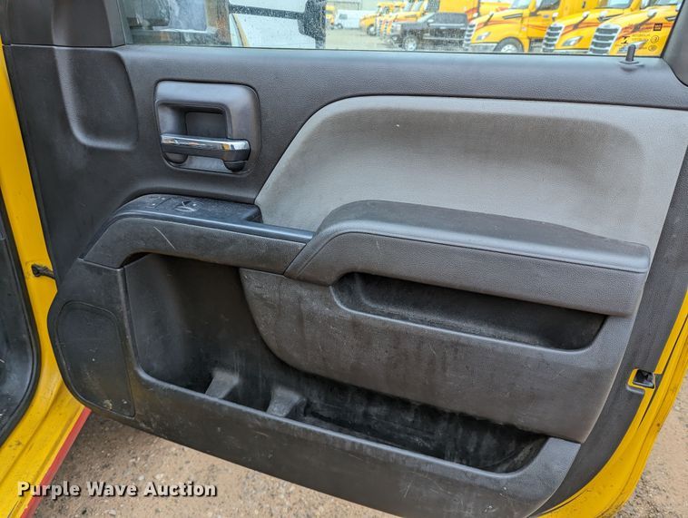 image for item LP9264 2017 Chevrolet Silverado 3500HD  utility bed pickup truck