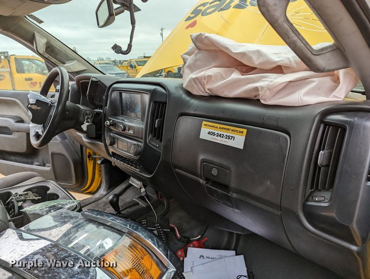 image for item LP9264 2017 Chevrolet Silverado 3500HD  utility bed pickup truck