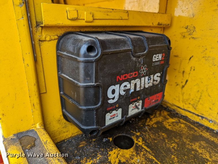 image for item LP9264 2017 Chevrolet Silverado 3500HD  utility bed pickup truck