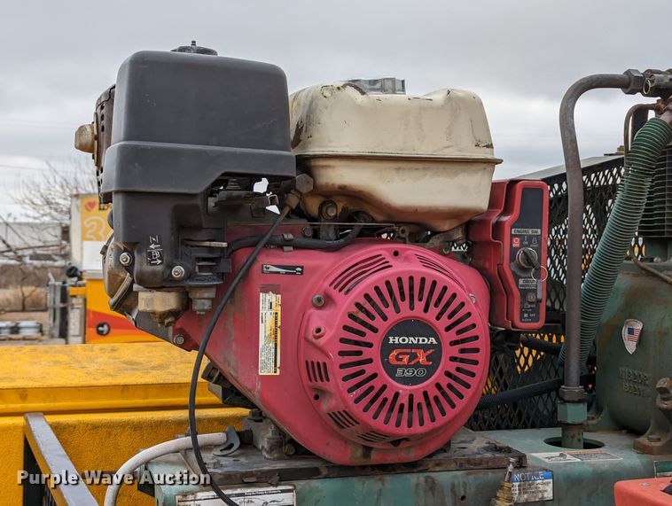 image for item LP9264 2017 Chevrolet Silverado 3500HD  utility bed pickup truck