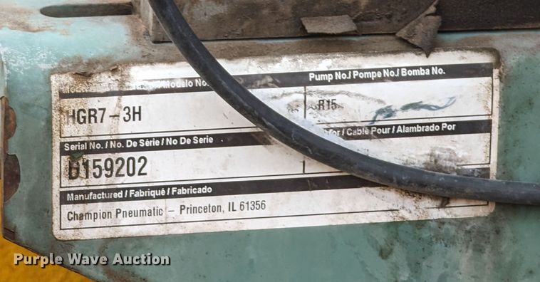 image for item LP9264 2017 Chevrolet Silverado 3500HD  utility bed pickup truck