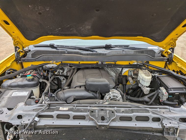 image for item LP9264 2017 Chevrolet Silverado 3500HD  utility bed pickup truck