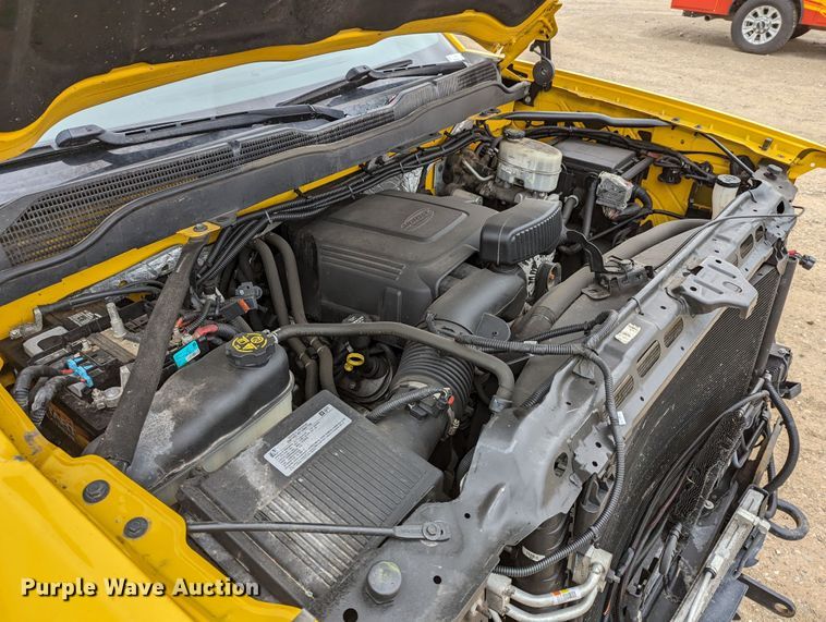 image for item LP9264 2017 Chevrolet Silverado 3500HD  utility bed pickup truck