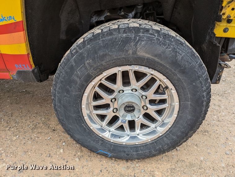 image for item LP9264 2017 Chevrolet Silverado 3500HD  utility bed pickup truck