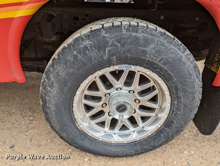 image for item LP9264 2017 Chevrolet Silverado 3500HD  utility bed pickup truck