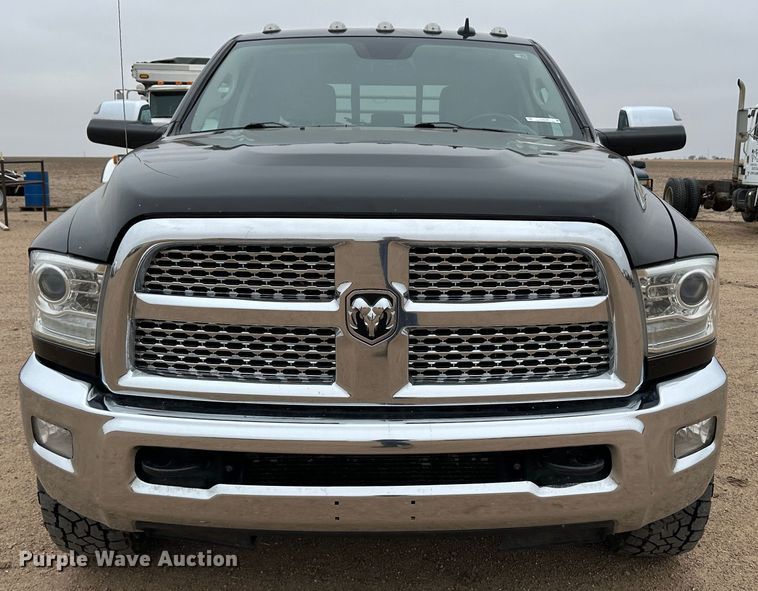 image for item LT9133 2018 Dodge Ram 3500  Crew Cab flatbed pickup truck