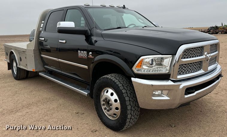 image for item LT9133 2018 Dodge Ram 3500  Crew Cab flatbed pickup truck