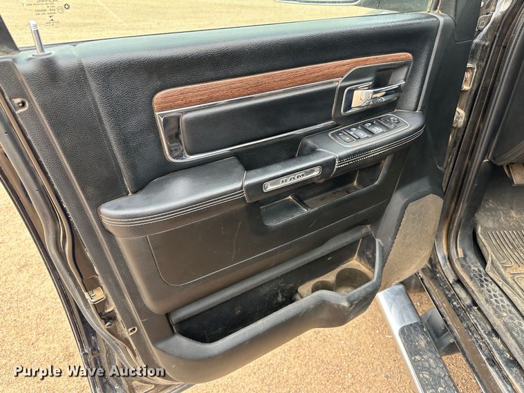 image for item LT9133 2018 Dodge Ram 3500  Crew Cab flatbed pickup truck