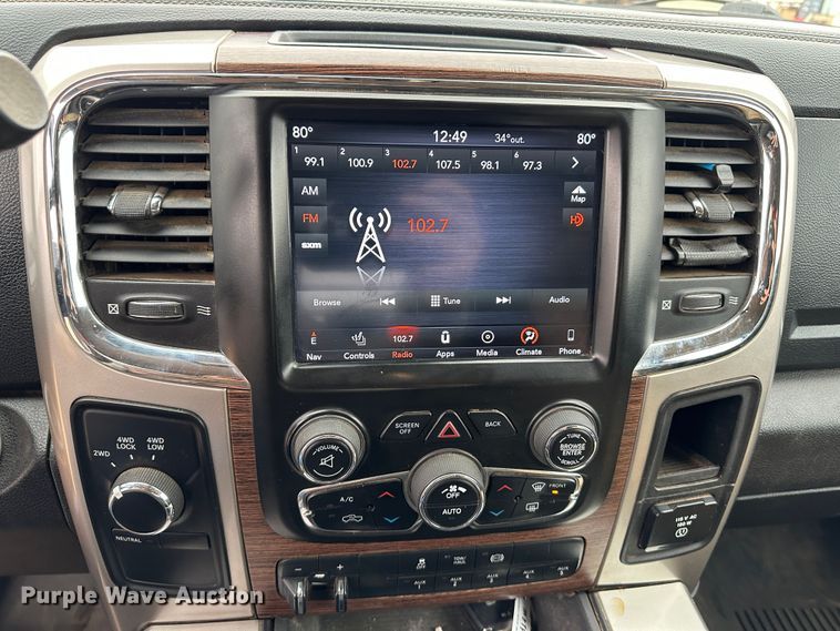 image for item LT9133 2018 Dodge Ram 3500  Crew Cab flatbed pickup truck