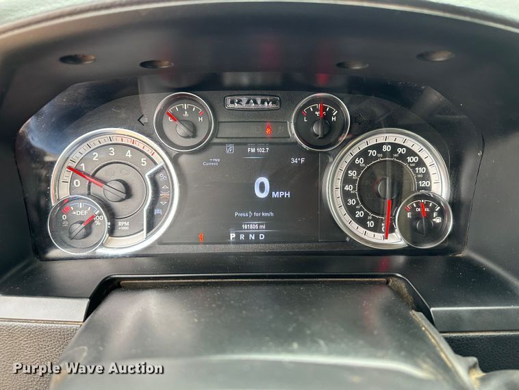 image for item LT9133 2018 Dodge Ram 3500  Crew Cab flatbed pickup truck