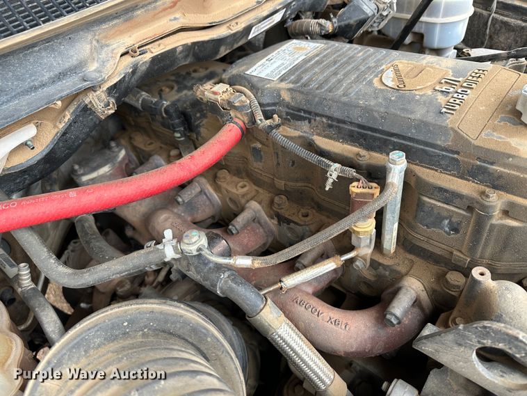 image for item LT9133 2018 Dodge Ram 3500  Crew Cab flatbed pickup truck