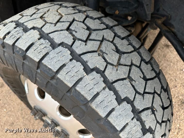 image for item LT9133 2018 Dodge Ram 3500  Crew Cab flatbed pickup truck