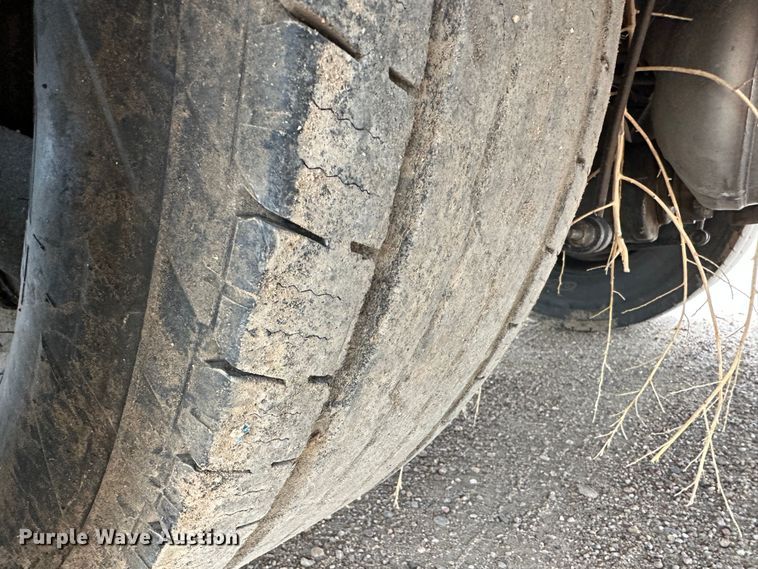 image for item LT9133 2018 Dodge Ram 3500  Crew Cab flatbed pickup truck