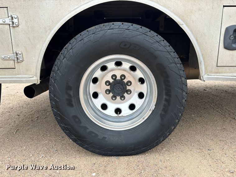 image for item LT9133 2018 Dodge Ram 3500  Crew Cab flatbed pickup truck