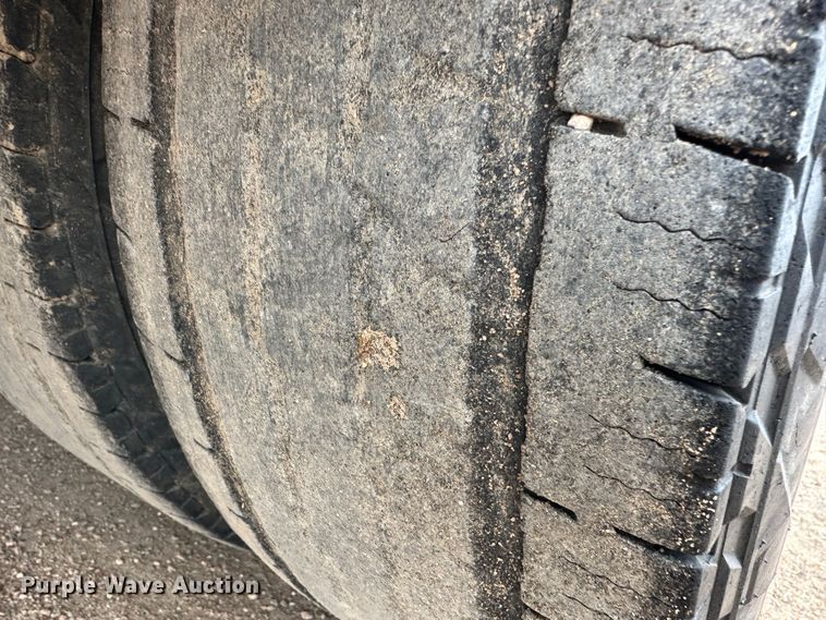 image for item LT9133 2018 Dodge Ram 3500  Crew Cab flatbed pickup truck