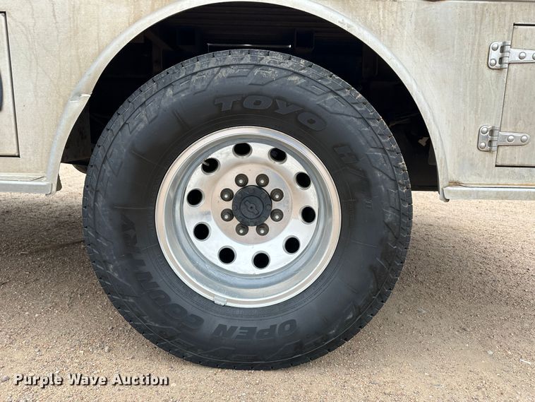 image for item LT9133 2018 Dodge Ram 3500  Crew Cab flatbed pickup truck