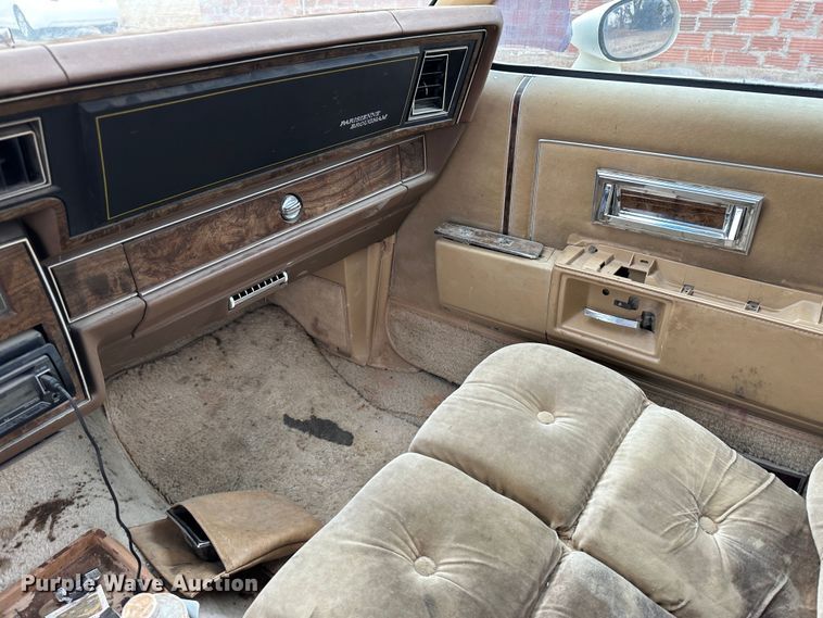 image for item LT9156 1985 Pontiac Parisienne