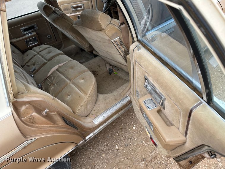 image for item LT9156 1985 Pontiac Parisienne