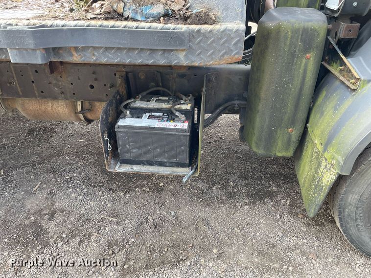 image for item MB9012 2008 Ford LCF  flatbed truck