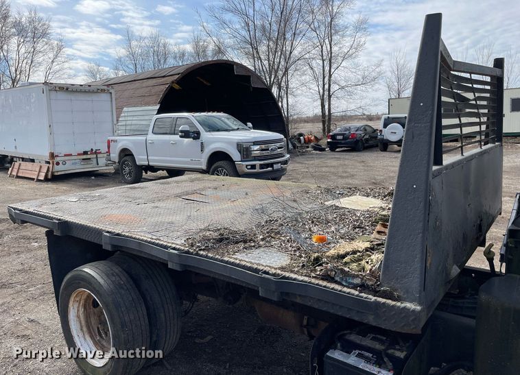 image for item MB9012 2008 Ford LCF  flatbed truck